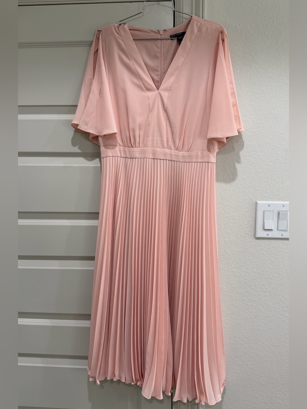 Maggy London Pink Dress Pleated Midi Dress Size 10 EUC